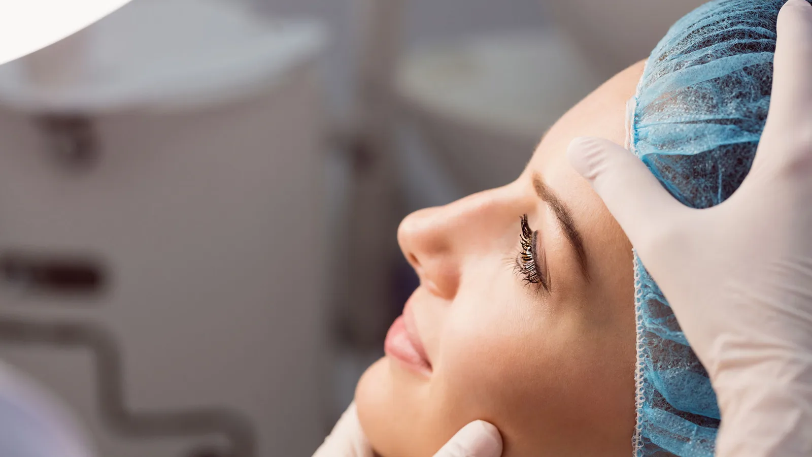 Kaş Arası Botoks Nedir? Çatık İfade Görünümü İçin Rehber | Doç. Dr. Hüray Hügül